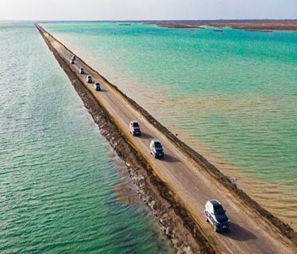 中國青海格爾木海西雅丹地貌群一日游【VIP小團商務SUV 萬丈鹽橋+小柴旦胡+315公路+西臺】線路推薦