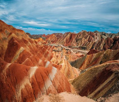 甘肅蘭州+青海湖+茶卡鹽湖+卓爾山+張掖七彩丹霞旅游景區(qū)+嘉峪關(guān)關(guān)城+莫高窟+鳴沙山月牙泉+馬蹄寺景區(qū)7日6晚私家團(tuán)