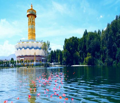 青海西寧+貴德國家地質公園阿什貢七彩峰叢景區+塔爾寺+中華福運輪+清清黃河景區一日游【上門接送/包車】線路推薦